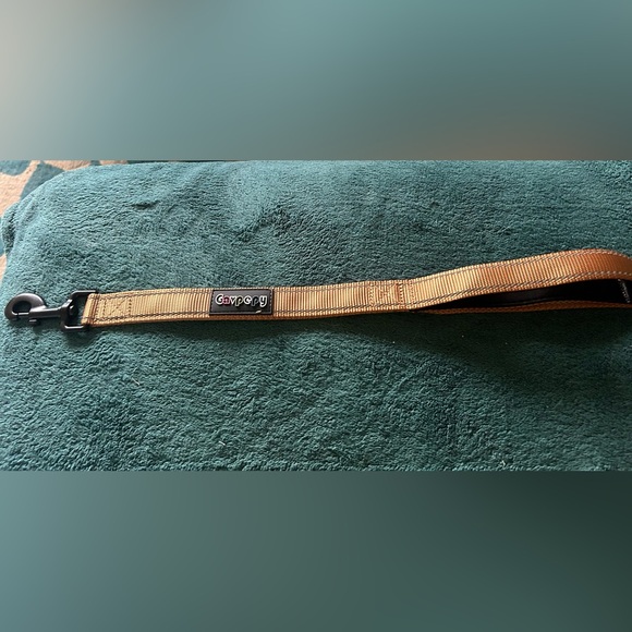 Dog leash 5 ft new with extra handle & attached zipper pouch - Picture 3 of 4